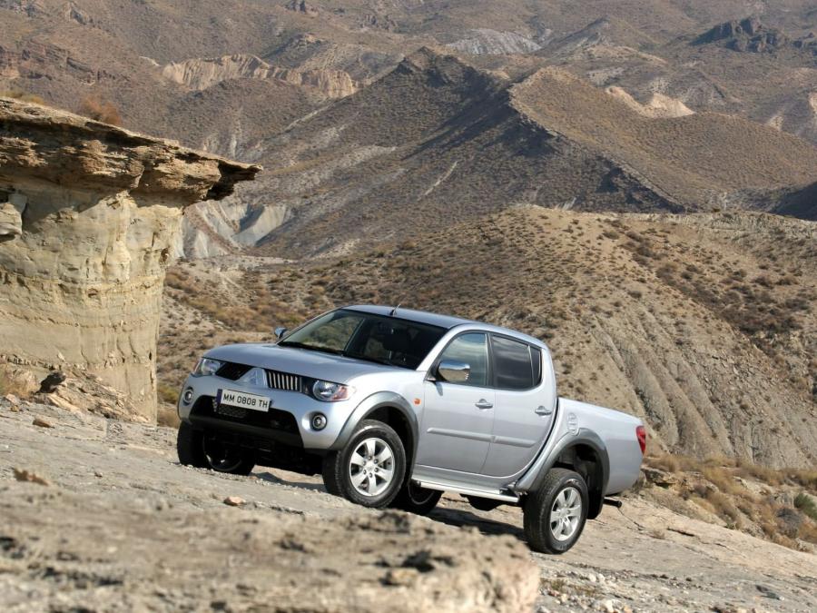  Mitsubishi L200 Double Cab 2006 года  (фото 10 из 10)